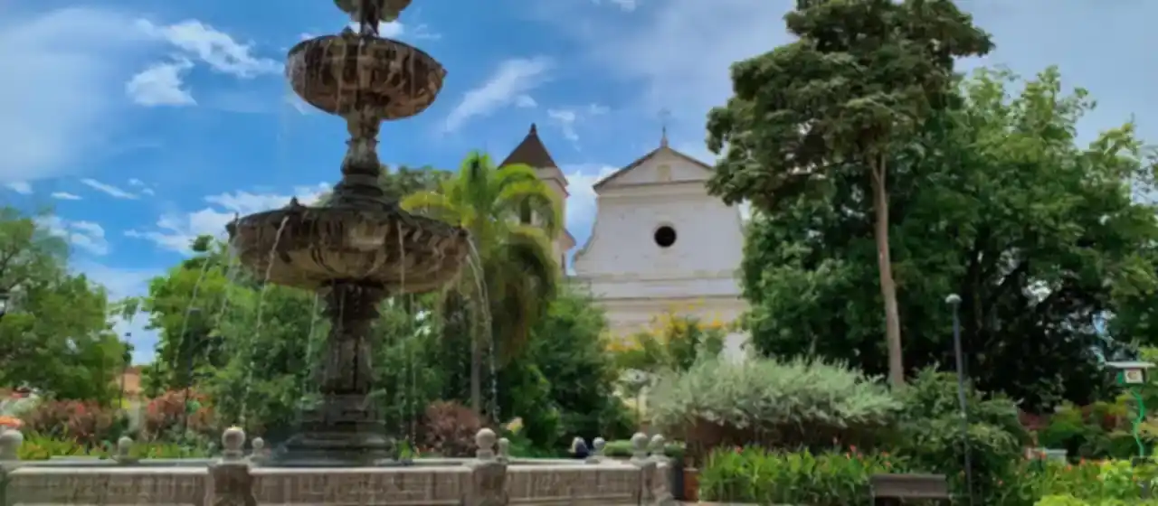 Main square and cathedral of Santa Fe de Antioquia